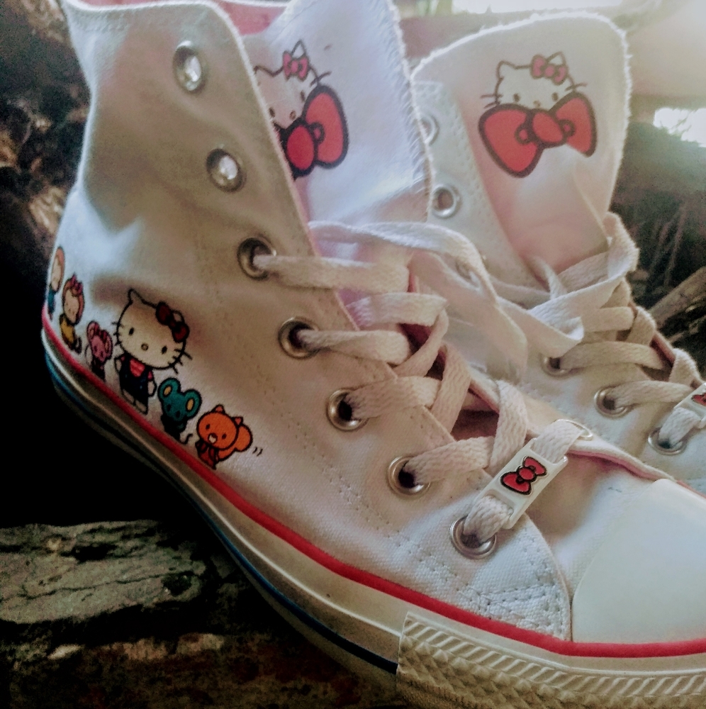 SANRIO Hello Kitty Converse Sz 8 Ltd Ed CUTE